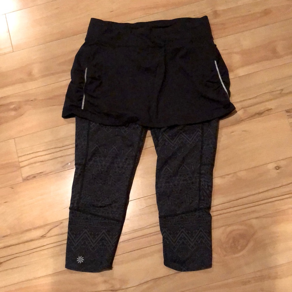 Athlete skirt with built in leggings sz small